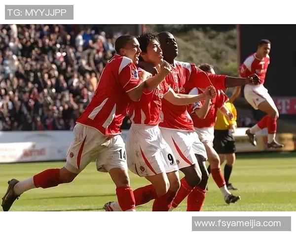 联赛杯激战诺维奇迎战查尔顿双方争夺晋级名额的关键对决